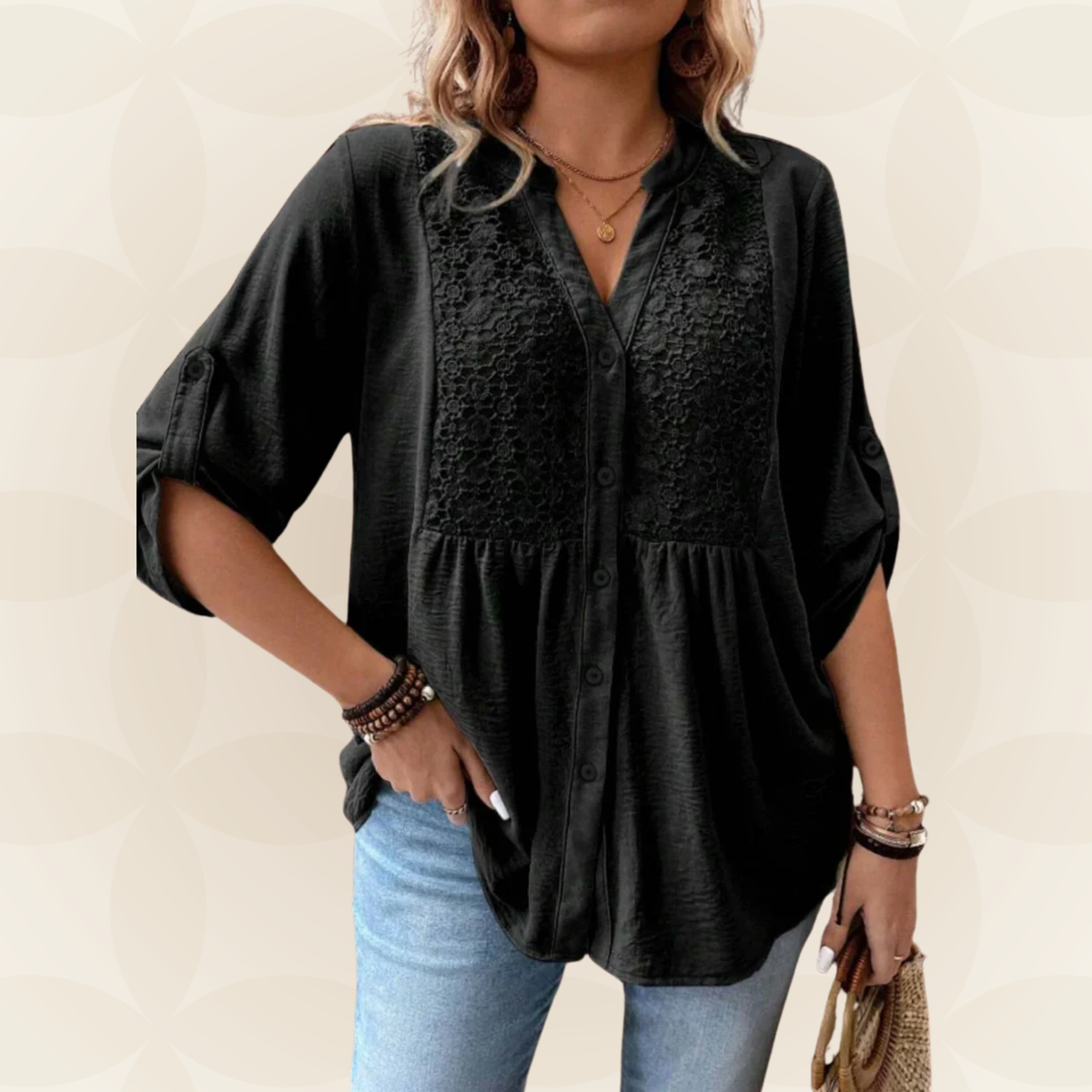 Renate – V-Ausschnitt Bluse mit Knopfdetails