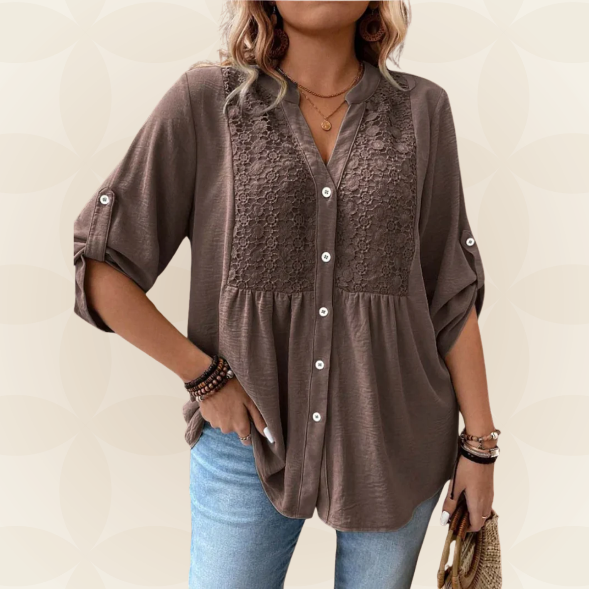 Renate – V-Ausschnitt Bluse mit Knopfdetails