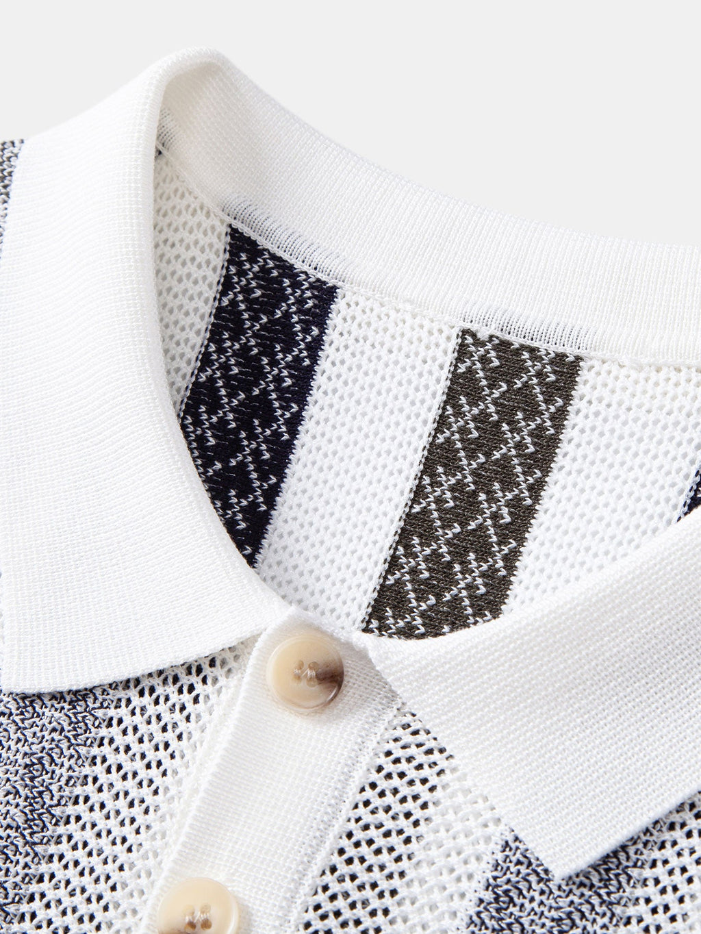 Gestreiftes strukturiertes Strick-Polo mit Slim Fit tapered Hose