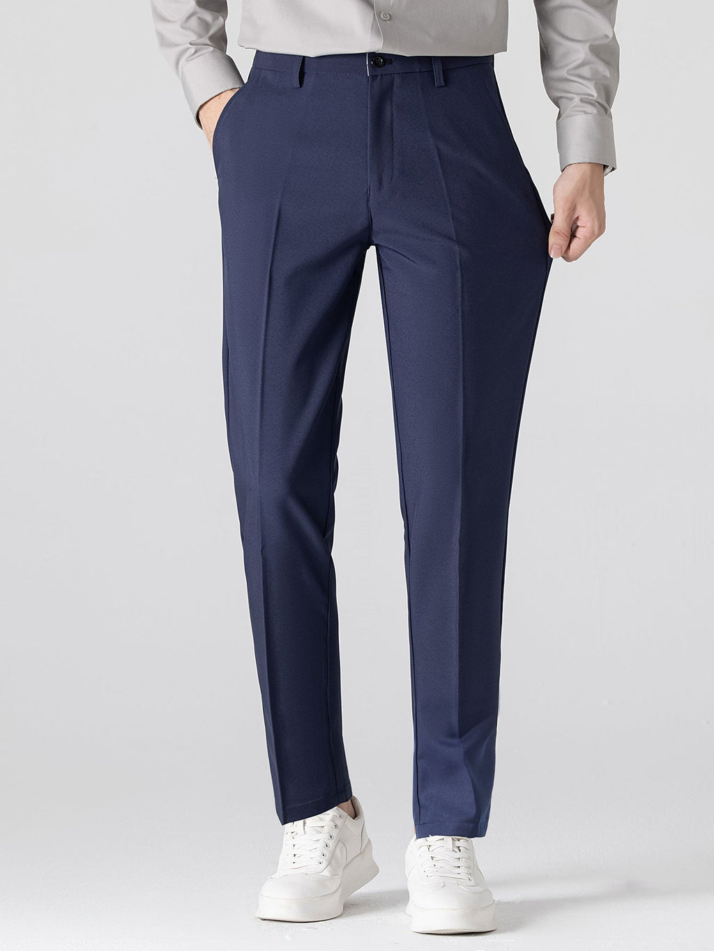 Polo mit geometrischem Jacquardmuster und Slim Fit Hose in schmaler Passform