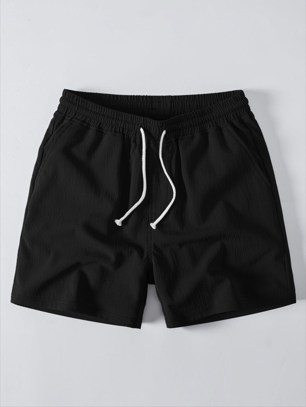 Gestreiftes Polo mit V-Ausschnitt und Gekreppten Shorts mit Kordelzug – 5 Zoll