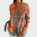 Blumenpatchwork-Bluse mit Knöpfen im sonnenverwöhnten Design