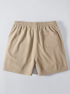 Gestreiftes Polo mit V-Ausschnitt und Gekreppten Shorts mit Kordelzug – 5 Zoll