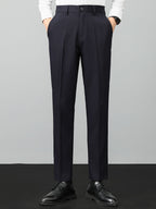 Gestreiftes Leinen-Polo mit Rippstrick und Slim Fit Tapered Hose
