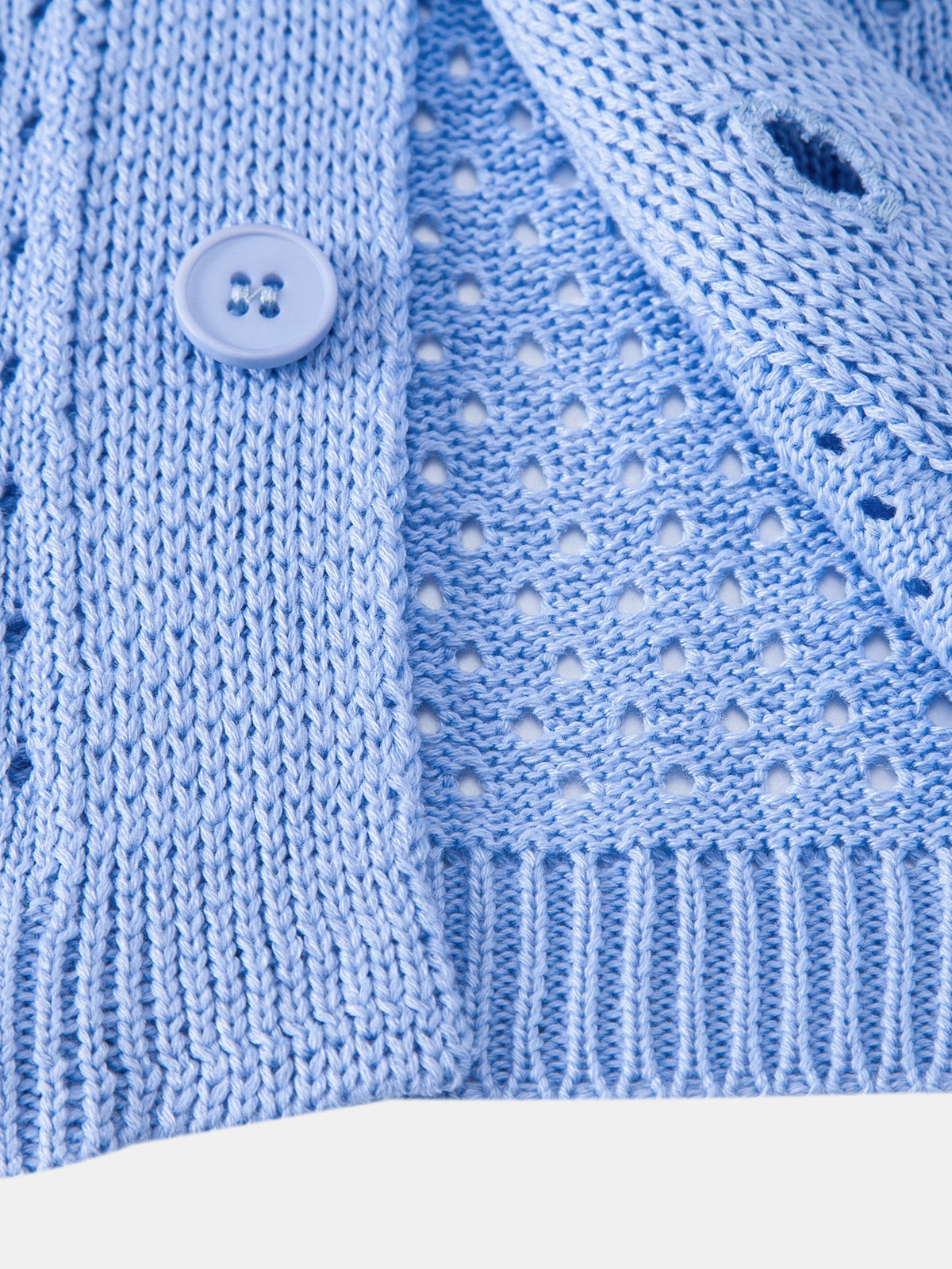 Offenes Strickhemd mit gerader Leinenhose