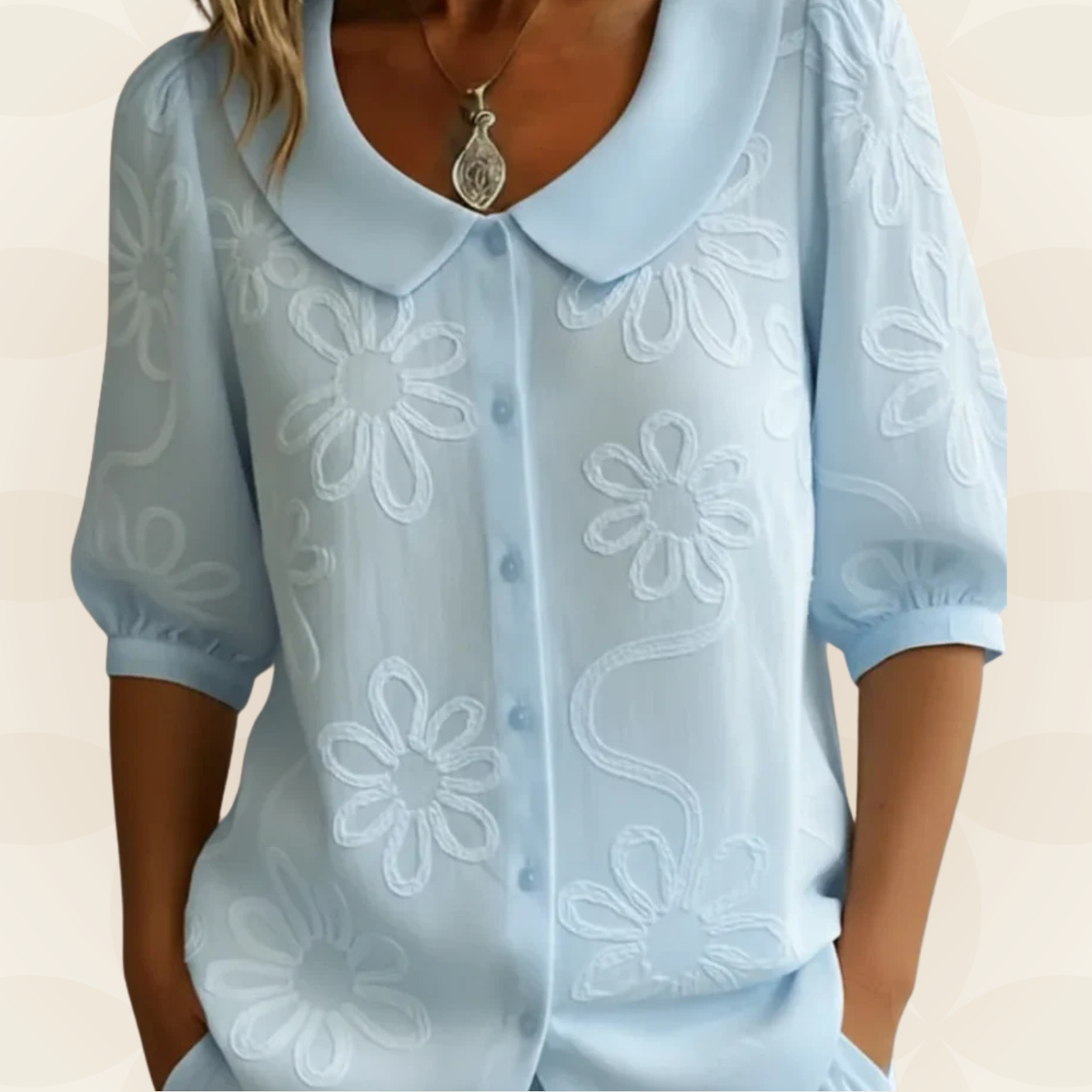 Jeanet – Bluse mit floralem Stickdesign