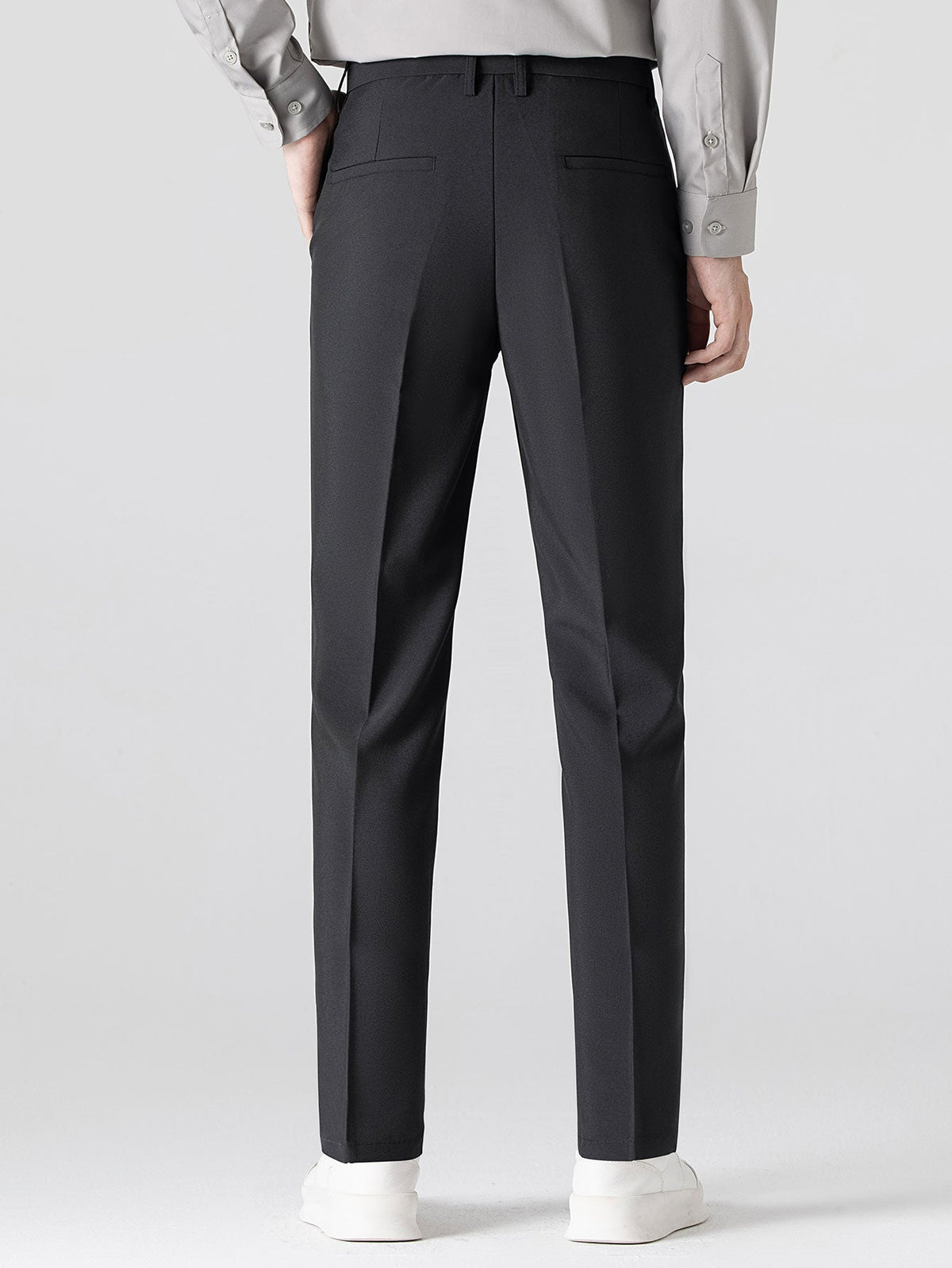 Rippstrick-Polo mit Johnny-Kragen und kontrastierenden Akzenten & figurbetonter tapered Hose