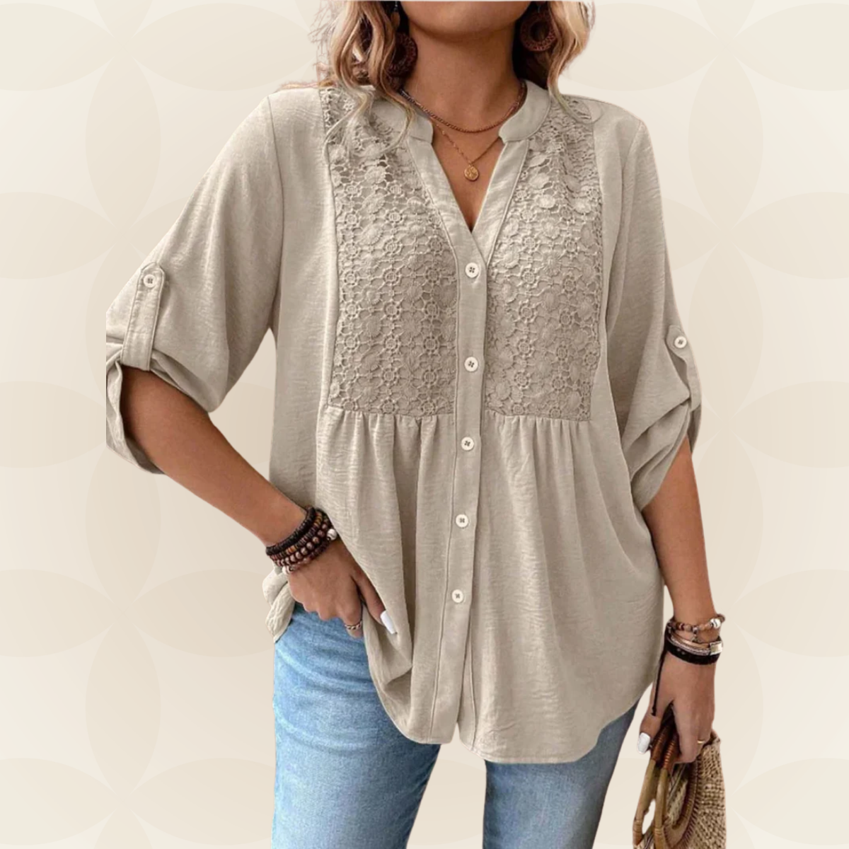Renate – V-Ausschnitt Bluse mit Knopfdetails