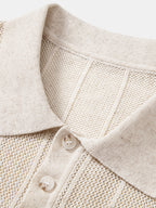 Gestreiftes Leinen-Polo mit offenem Strick und gerade geschnittene Leinenhose