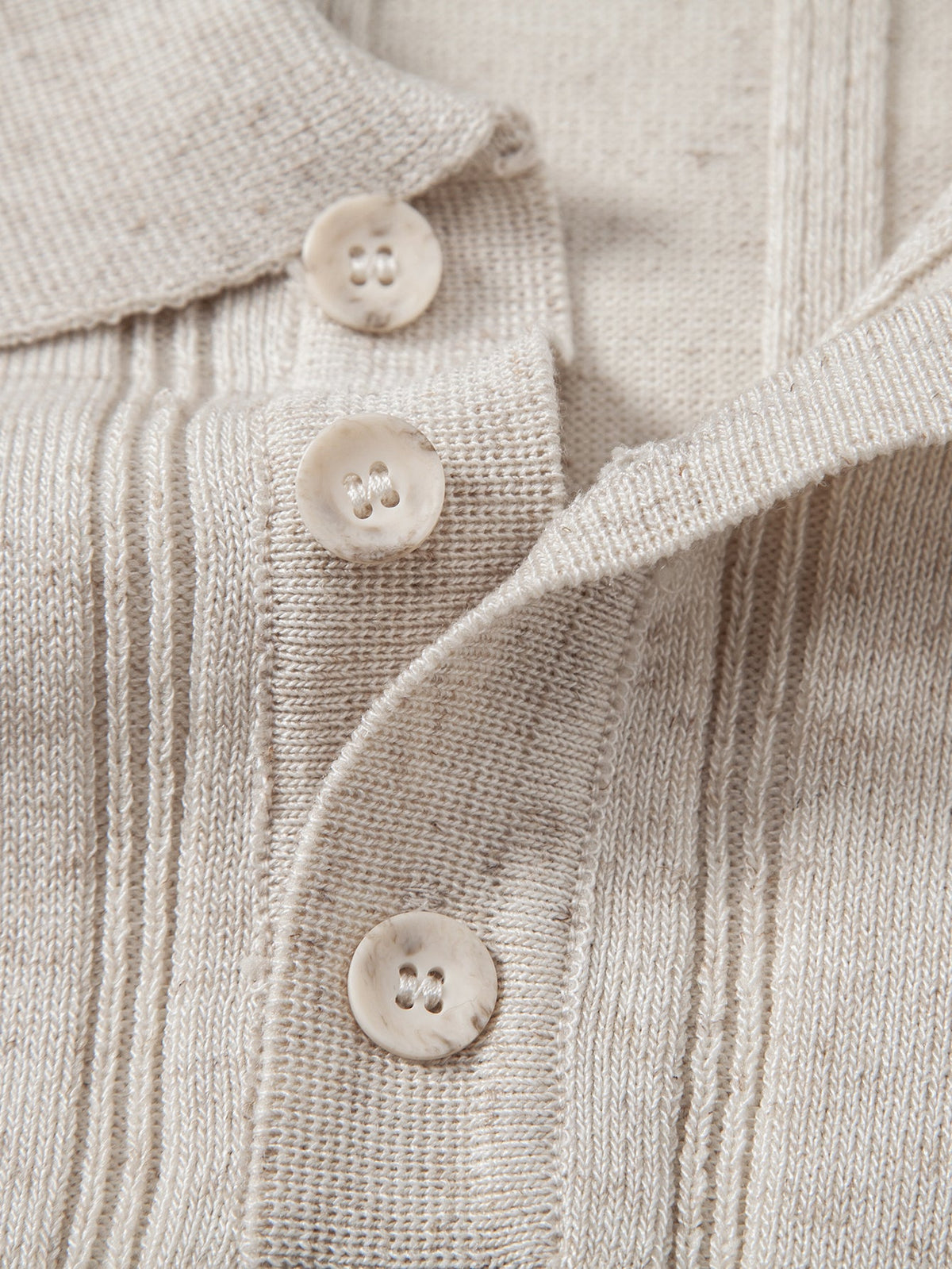 Gestreiftes Leinen-Polo mit Rippstrick und Slim Fit Tapered Hose