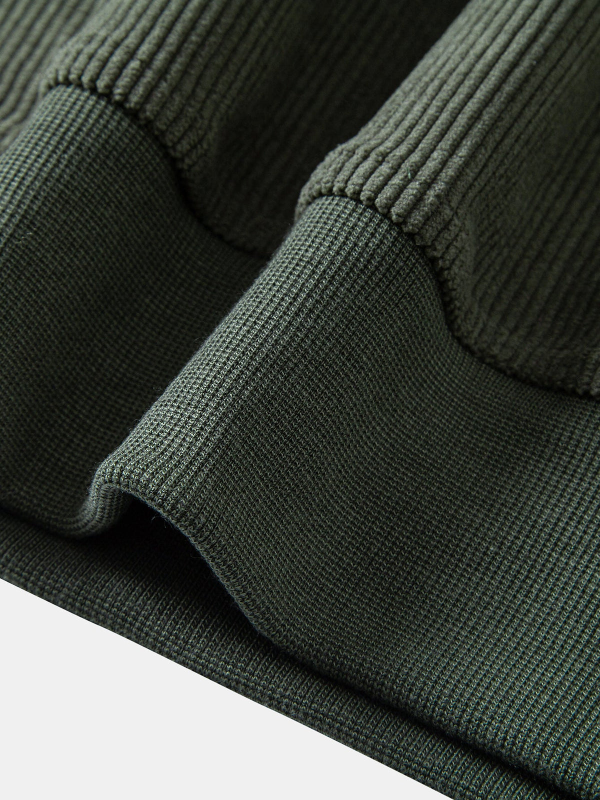 Viertelreißverschluss-Sweatshirt mit Rippcord-Raglanärmeln