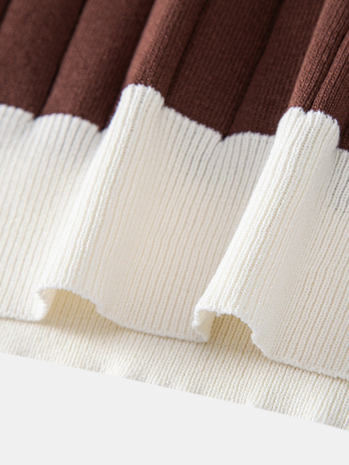 Kontrastbiesen Polo mit Johnny-Kragen & Slim Fit Tapered Hose