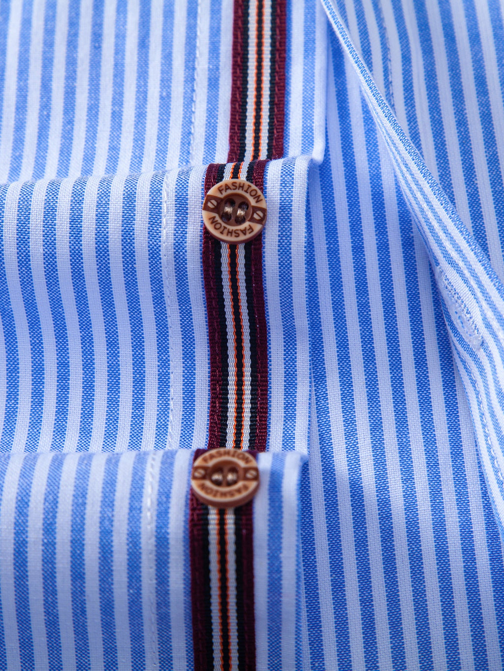 Kurzarm Baumwollhemd mit Streifen, Stehkragen und elastischer Taille – Chino Shorts