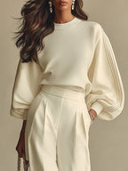 Sophie Rippstrick Crew-Neck-Top und hochtaillierte weite Hose