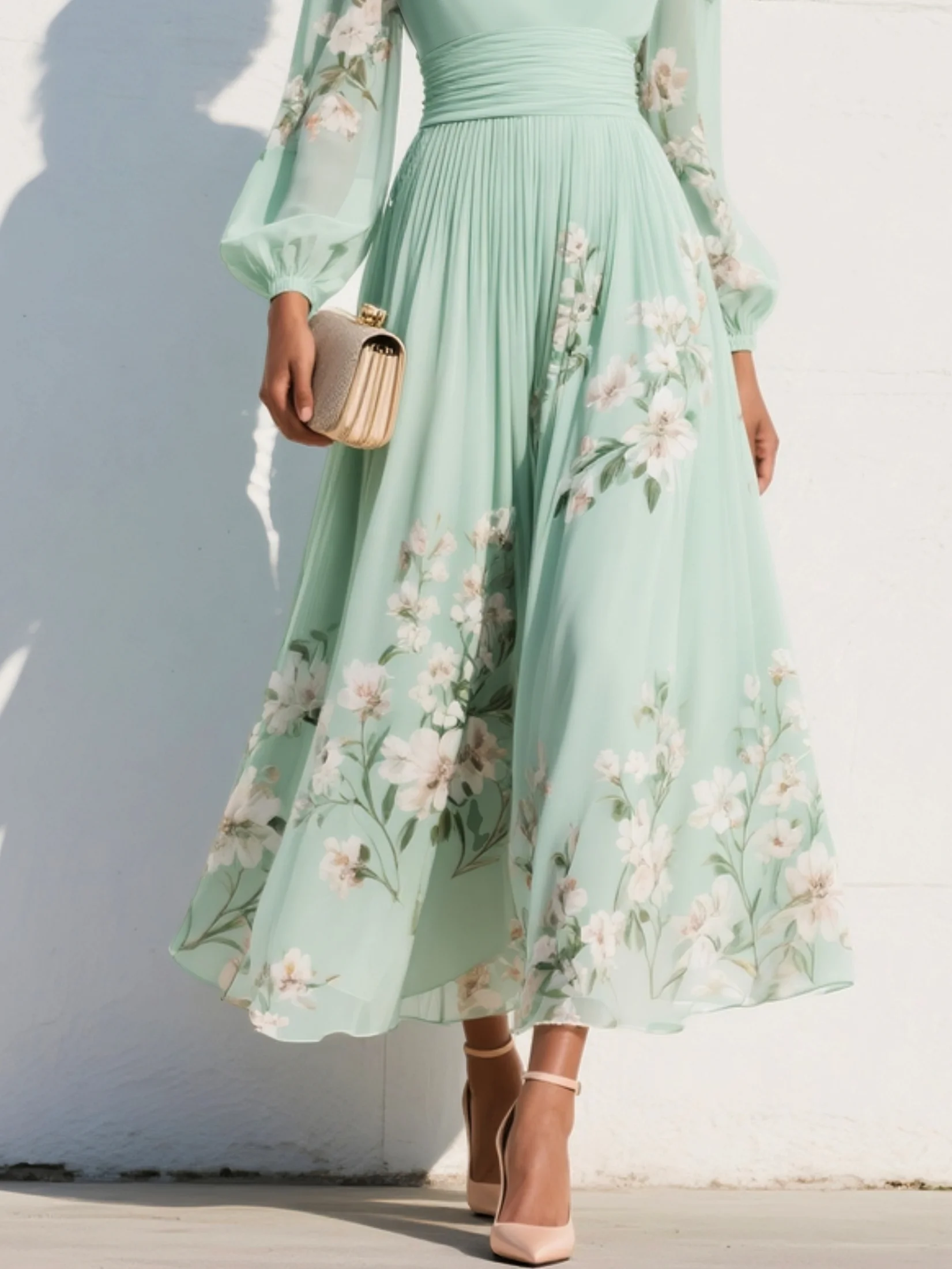 Cisella | Hellgrünes Midi-Kleid mit floralem Muster