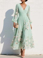 Cisella | Hellgrünes Midi-Kleid mit floralem Muster