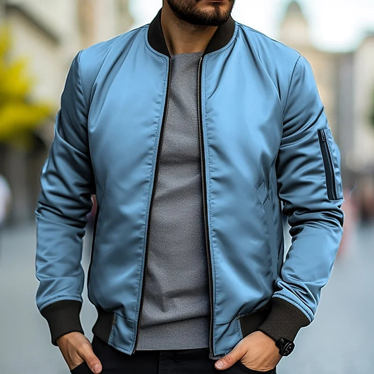 "Brenner™ | Herren Leichte Bomberjacke" could be rewritten as "Brenner™ | Herren Leichte Bomberjacke für Stil und Komfort".
