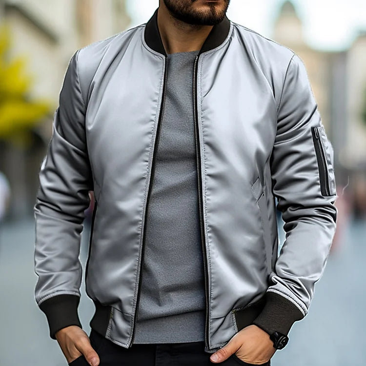 "Brenner™ | Herren Leichte Bomberjacke" could be rewritten as "Brenner™ | Herren Leichte Bomberjacke für Stil und Komfort".