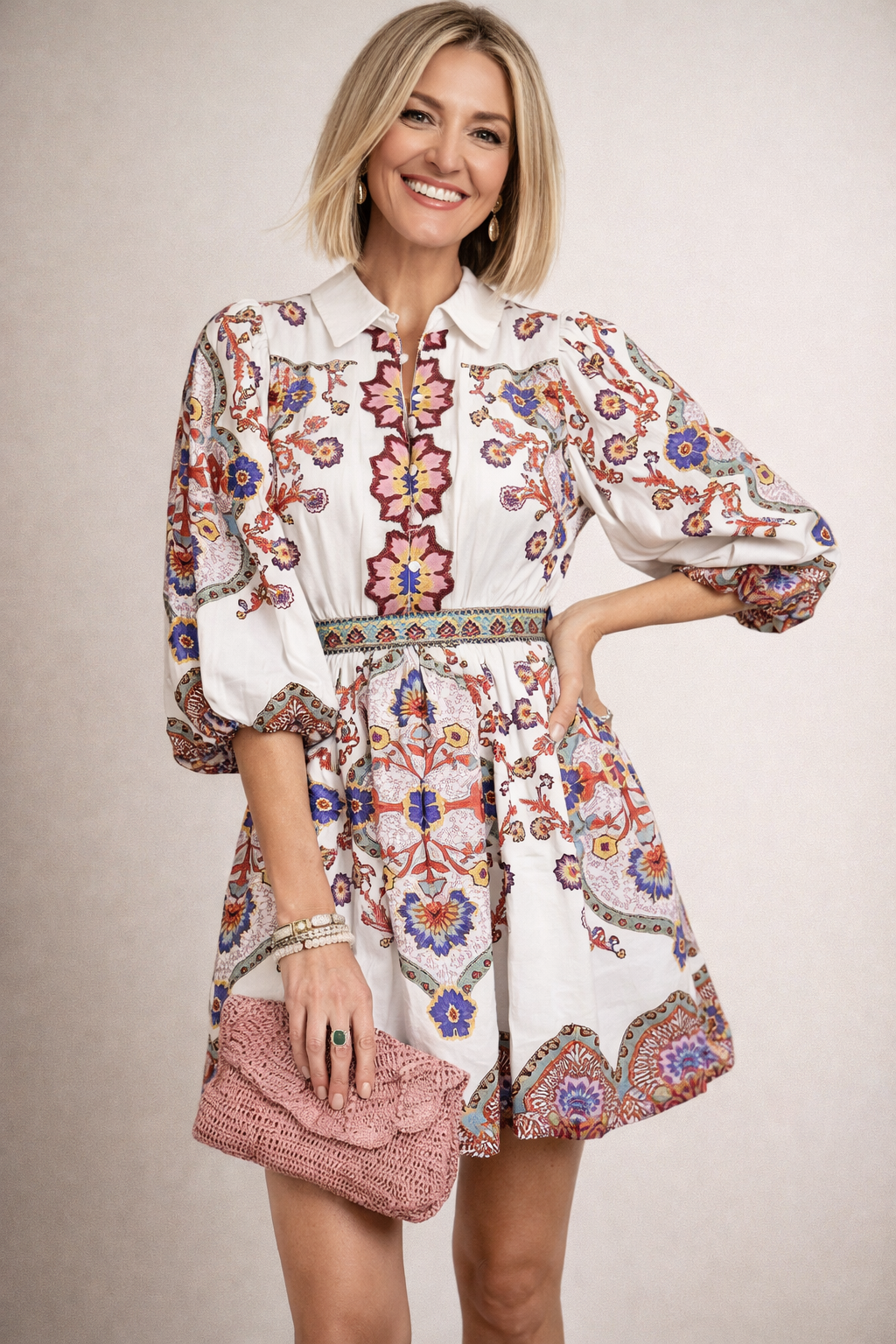 Romy - Stilvolles Kleid mit Muster und Blusenkragen