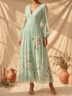 Cisella | Hellgrünes Midi-Kleid mit floralem Muster