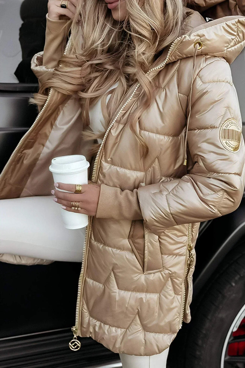 Noor – Funkelnde Winterjacke mit Kapuze